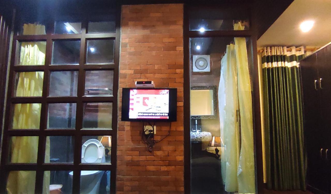 נייניטל Hotel Madhuban מראה חיצוני תמונה